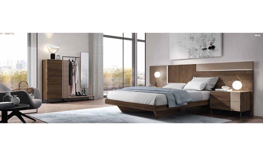 Dormitorio completo formado por cabecero de madera, dos cómodas y armario
